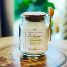 Load image into Gallery viewer, EUCALYPTUS &amp; SPEARMINT | JAR OF 8 OZ BATH SALTS WITH SPOON
