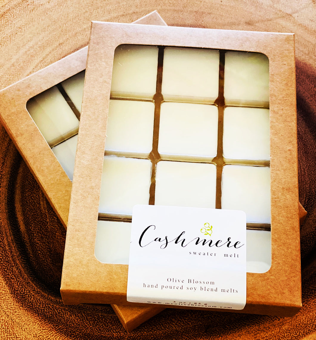 CASHMERE SWEATER | 12 BLOSSOM MELTS IN KRAFT BOX