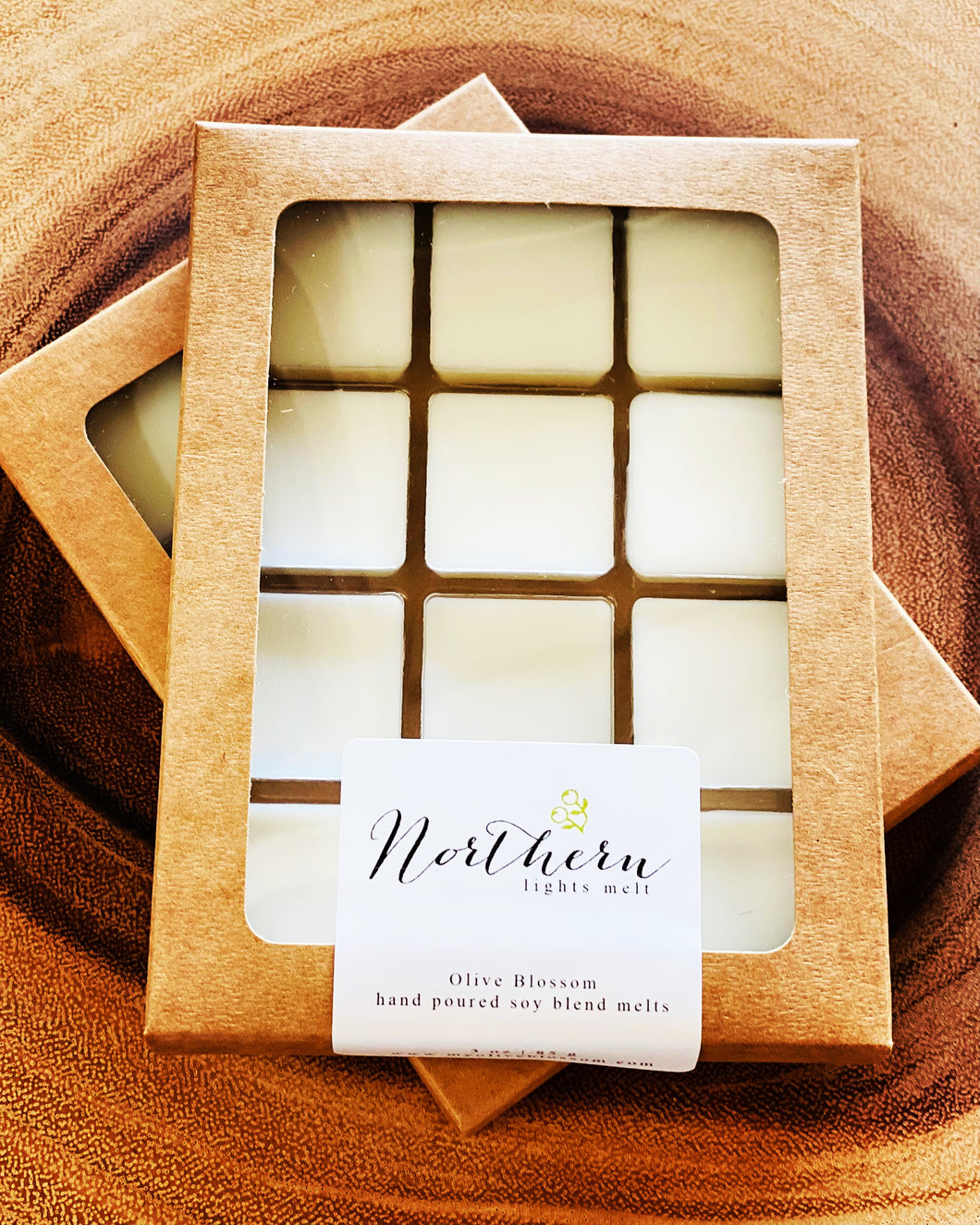 NORTHERN LIGHTS | 12 BLOSSOM MELTS IN A KRAFT BOX