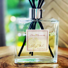 Load image into Gallery viewer, OLIVE &amp; FIG | REED DIFFUSER
